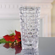 Laden Sie das Bild in den Galerie-Viewer, Schwere Vase Nova aus Glas, ca. 20 cm Höhe. Kristallglas.