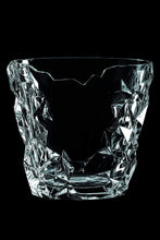 Laden Sie das Bild in den Galerie-Viewer, Schwere Vase Sculpture aus Glas, ca. 21 cm Höhe. Kristallglas.
