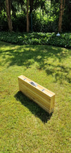 Laden Sie das Bild in den Galerie-Viewer, Alu Campingtisch Koffertisch mit Stühlen Klappbar Tragegriff Schirmhalterung Holz Sitzgarnitur Campingmöbel Set
