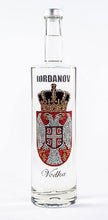 Laden Sie das Bild in den Galerie-Viewer, 0,7 Liter Iordanov Vodka Diamond Skull Edition aus ca. 1000 Kristallen (57,00€ / L.)