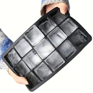 Coole Drinks, edle Form: 15er-Silikon-Eiswürfelform für normalgroße 3,5 cm Eiswürfel