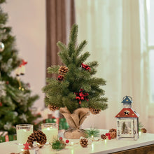Laden Sie das Bild in den Galerie-Viewer, Mini-Weihnachtsbaum mit Schmuck, rote Beeren und Tannenzapfen – 50 cm Höhe