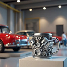 Laden Sie das Bild in den Galerie-Viewer, V8-Motor-Design Kaffeetasse – Handgefertigtes Highlight für Auto-Enthusiasten