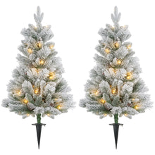 Laden Sie das Bild in den Galerie-Viewer, Weihnachtsbaum-Set – 2er-Set mit LED-Beleuchtung, Tannenzapfen und roten Beeren, 107 cm