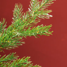 Laden Sie das Bild in den Galerie-Viewer, Künstlicher Weihnachtsbaum – 1,8 m, realistisches Aussehen, schneller Aufbau
