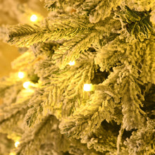 Laden Sie das Bild in den Galerie-Viewer, Künstlicher Weihnachtsbaum – 1,8 m mit Kunstschnee und LED-Lichtern