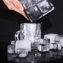Laden Sie das Bild in den Galerie-Viewer, Coole Drinks, große Form: 6er-Silikon-Eiswürfelform für extra große Eiswürfel