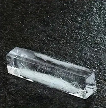 Laden Sie das Bild in den Galerie-Viewer, Coole Drinks, edle Form: 4er-Silikon-Eiswürfelform für extra lange Eiswürfel
