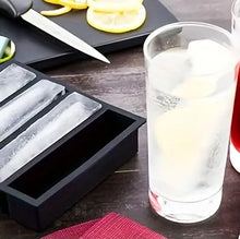 Laden Sie das Bild in den Galerie-Viewer, Coole Drinks, edle Form: 4er-Silikon-Eiswürfelform für extra lange Eiswürfel