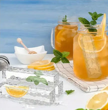 Laden Sie das Bild in den Galerie-Viewer, Coole Drinks, edle Form: 4er-Silikon-Eiswürfelform für extra lange Eiswürfel