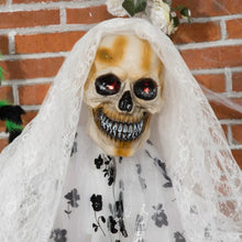 Laden Sie das Bild in den Galerie-Viewer, Animierte Halloween 1,78m Dekoration Horror-Braut mit Spezialeffekten und Soundfunktion rote Augen mit Leuchtern