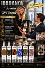 Laden Sie das Bild in den Galerie-Viewer, 1 Liter Iordanov Vodka Diamond Skull Edition aus ca. 1000 Kristallen