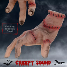 Laden Sie das Bild in den Galerie-Viewer, Halloween Grusel Hand vernarbt. Realistisch 21 cm mit Soundfunktioin
