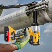 Laden Sie das Bild in den Galerie-Viewer, Akku-Schlagschrauber 21 Volt (Akkuratsche) mit 2 Akkus und Ladegerät.