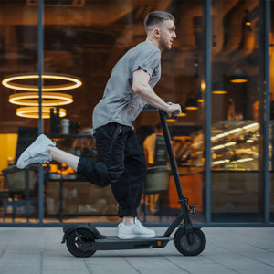 Elektroroller 8,5 Zoll Reifen. Cityroller E-Roller E-Scooter 20 km/h - Reichweite 40 Kilometer. 350 Watt Nabenmotor.