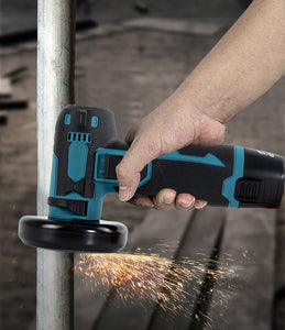 Akku-Mini-Winkelschleifer Flex. Klein und handlich. Übliche 76 mm Scheiben. Auch perfekt um Schrott-Fahrräder zu entfernen.