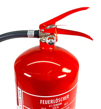 Laden Sie das Bild in den Galerie-Viewer, Schaumfeuerlöscher 6 L ABF 6LE – auch für Fettbrände. Richtet etwas weniger Schaden an als Pulver.
