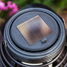 Laden Sie das Bild in den Galerie-Viewer, LED Solar Laterne mit Kerze 20cm Außen Windlicht oval zum Hängen