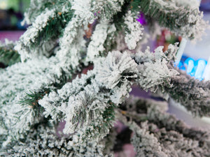 Tannenbaum künstlich, beflockt mit Schnee-Imitation  ab 1,50 bis 2,10 Meter Höhe