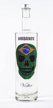 Laden Sie das Bild in den Galerie-Viewer, 0,7 Liter Iordanov Vodka Diamond Skull Edition aus ca. 1000 Kristallen (57,00€ / L.)