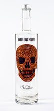 Laden Sie das Bild in den Galerie-Viewer, 1 Liter Iordanov Vodka Diamond Skull Edition aus ca. 1000 Kristallen