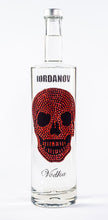 Laden Sie das Bild in den Galerie-Viewer, 1 Liter Iordanov Vodka Diamond Skull Edition aus ca. 1000 Kristallen