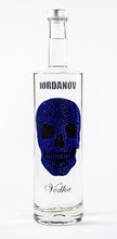 Laden Sie das Bild in den Galerie-Viewer, 1 Liter Iordanov Vodka Diamond Skull Edition aus ca. 1000 Kristallen