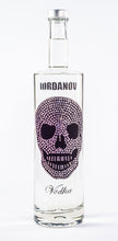 Laden Sie das Bild in den Galerie-Viewer, 1 Liter Iordanov Vodka Diamond Skull Edition aus ca. 1000 Kristallen