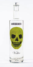 Laden Sie das Bild in den Galerie-Viewer, 1 Liter Iordanov Vodka Diamond Skull Edition aus ca. 1000 Kristallen