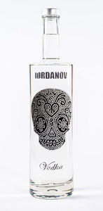 0,7 Liter Iordanov Vodka Diamond Skull Edition aus ca. 1000 Kristallen (57,00€ / L.)