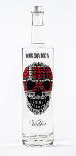 Laden Sie das Bild in den Galerie-Viewer, 1 Liter Iordanov Vodka Diamond Skull Edition aus ca. 1000 Kristallen