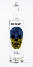 Laden Sie das Bild in den Galerie-Viewer, 0,7 Liter Iordanov Vodka Diamond Skull Edition aus ca. 1000 Kristallen (57,00€ / L.)